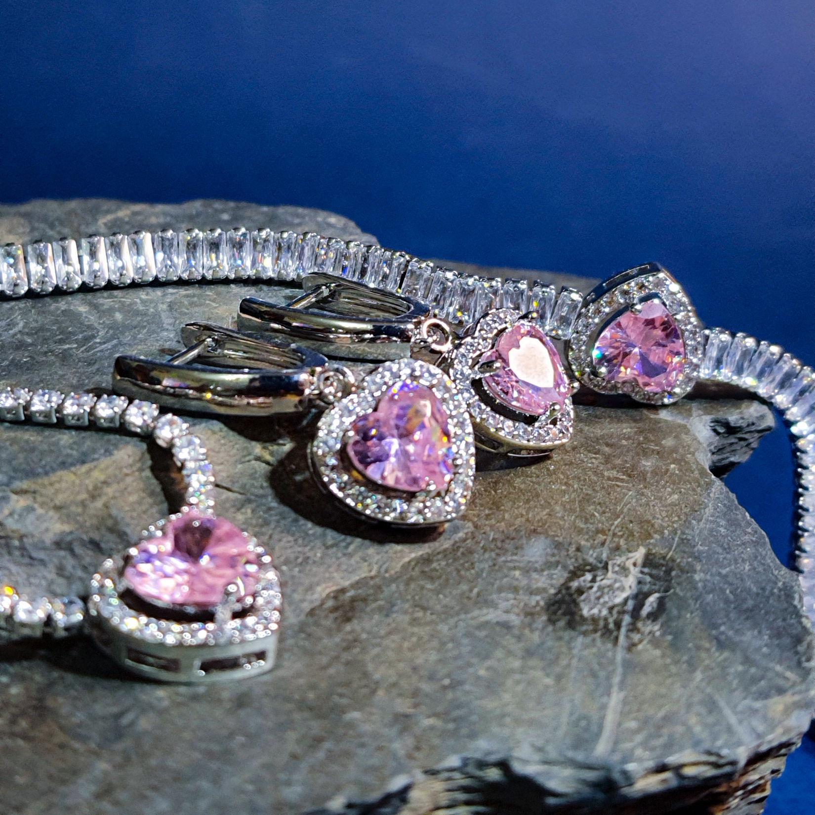 سرویس قلب صورتی