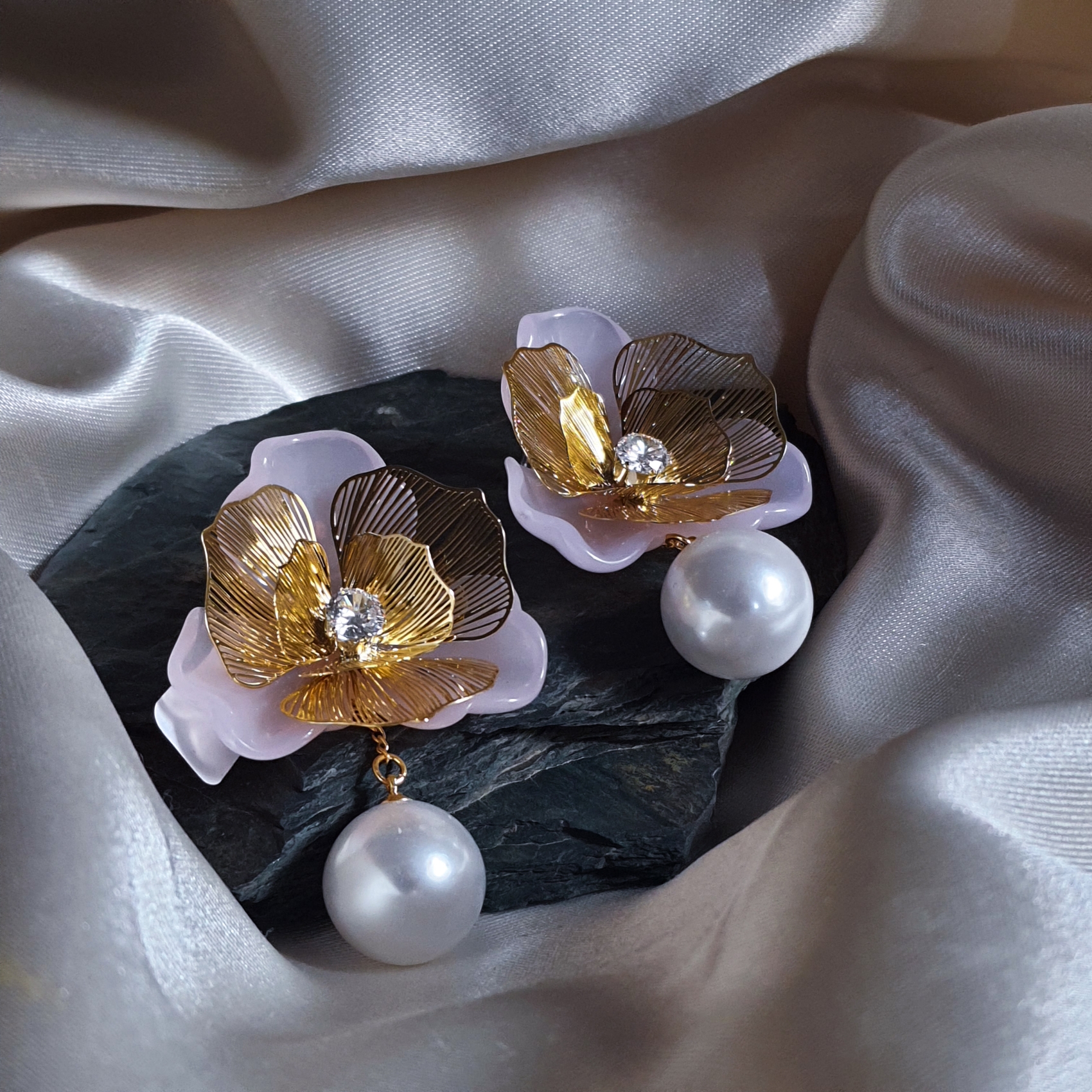 گوشواره گل صورتی