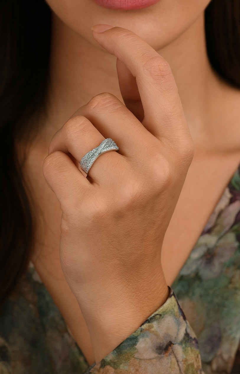 انگشتر جواهری آوانه