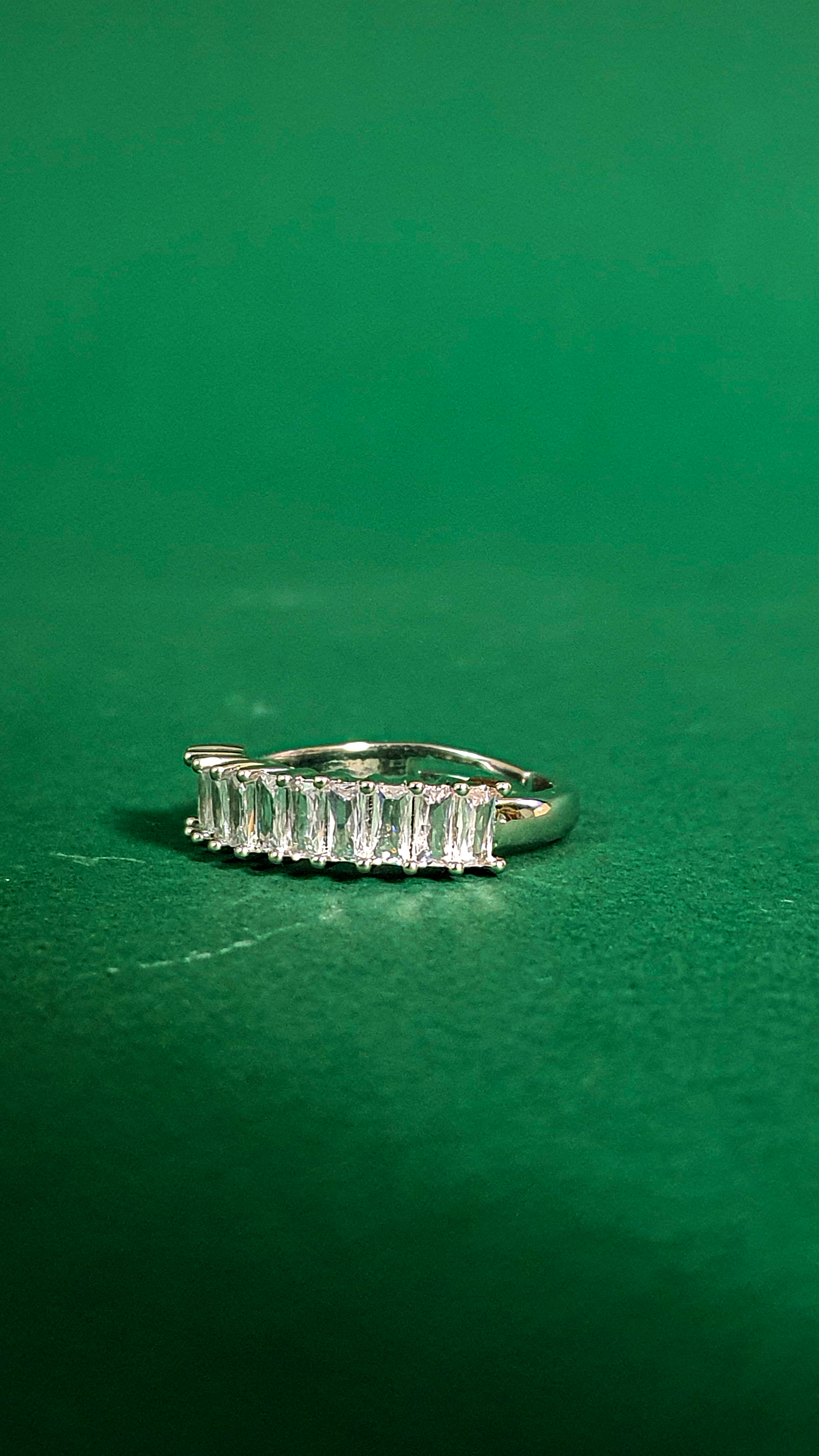 انگشتر جواهری باگتی نیم لایه